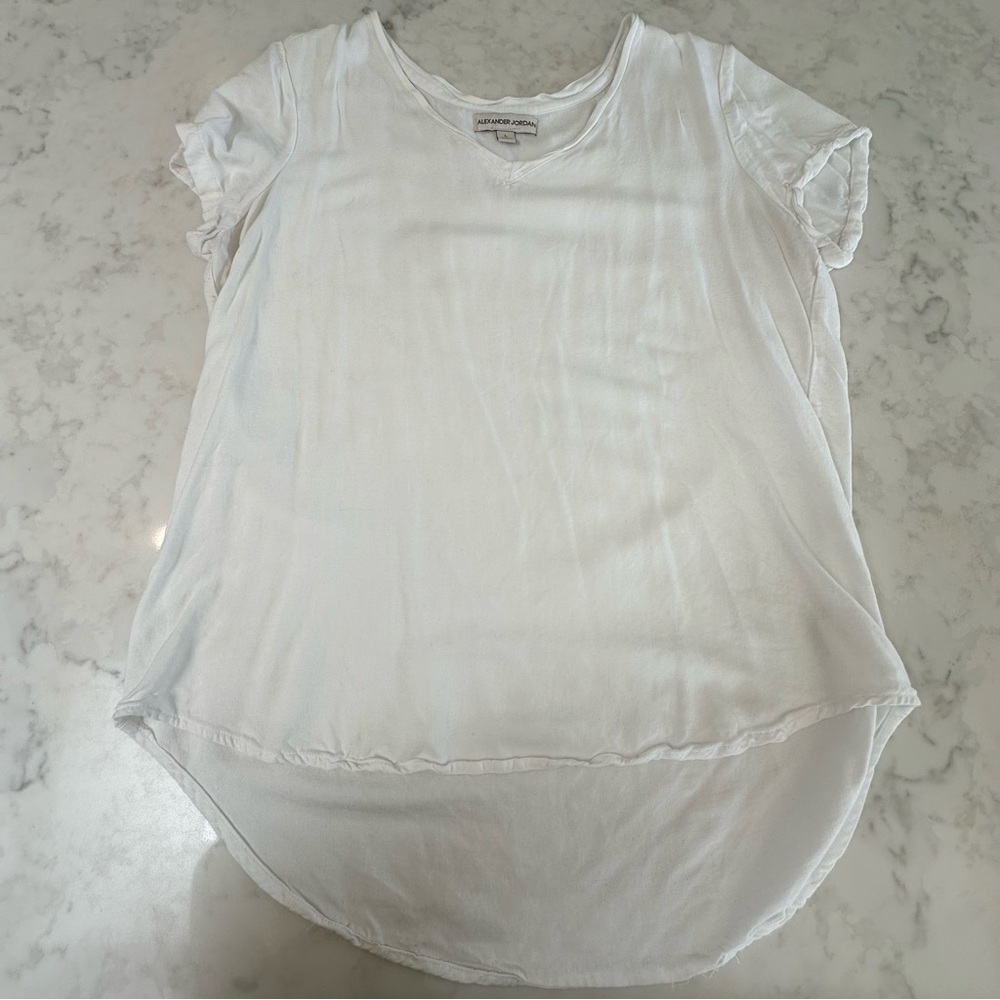 Alexander Jordan White V-Neck Short Sleeve Tee. Size Large